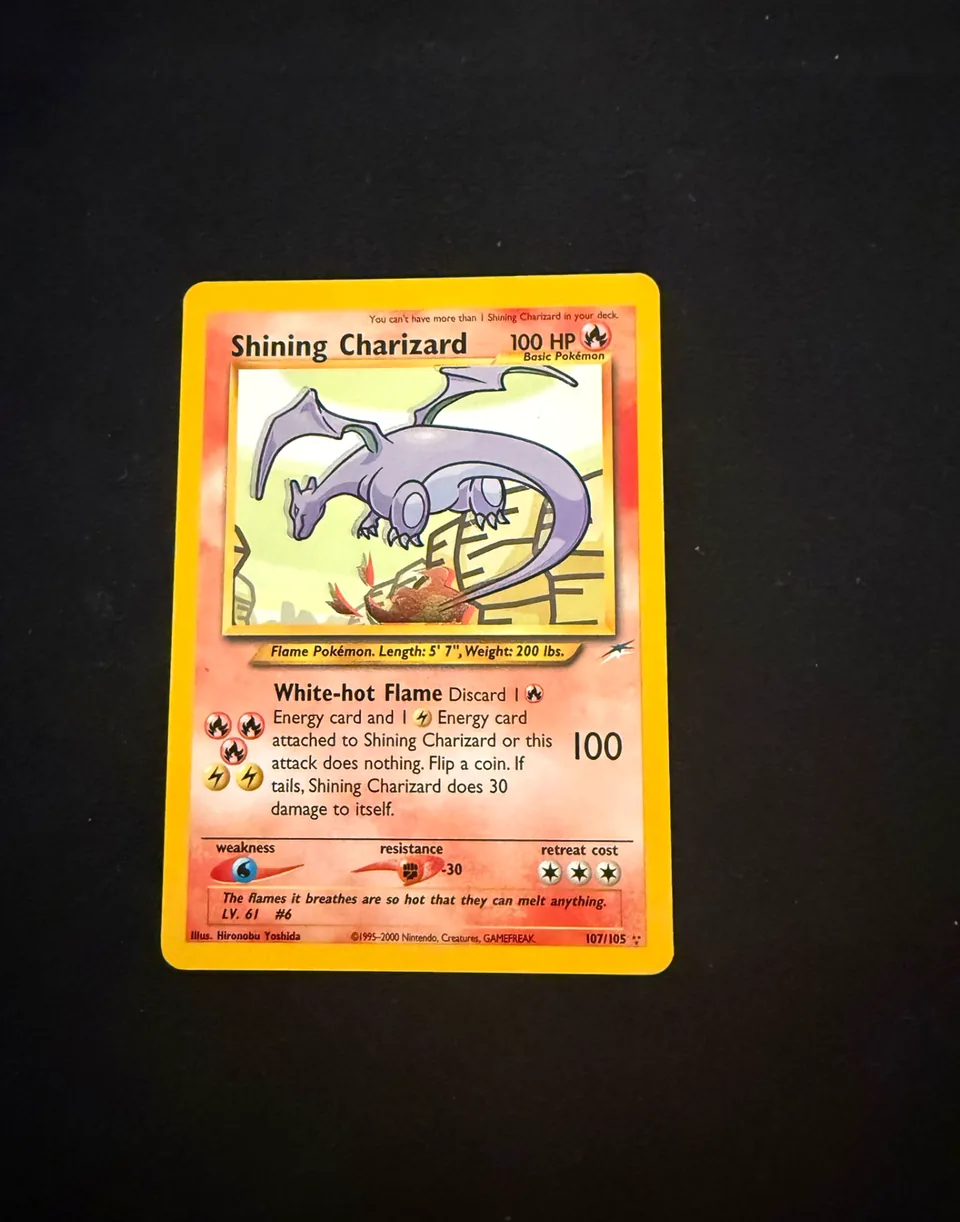 Shining Charizard karta iz Neo Destiny seta